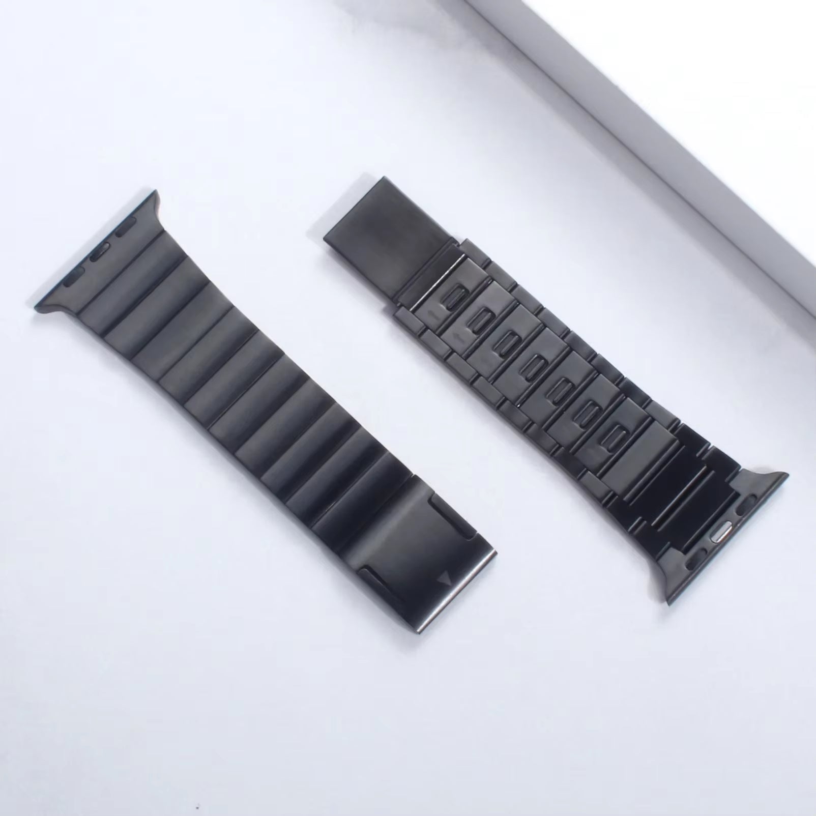 Luxury Stainless Steel Strap for  Watch Band Ultra 49Mm 45Mm 44Mm 42Mm Titanium Color Magnetic Bracelet for Iwatch 8 7 6 5